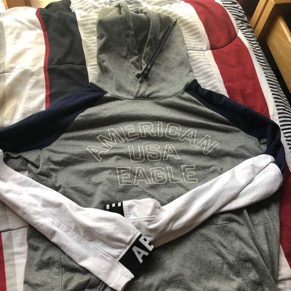 American Eagle Sweatshirt - Picture 1 of 3